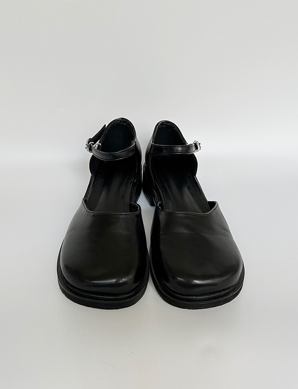 020 strap shoes